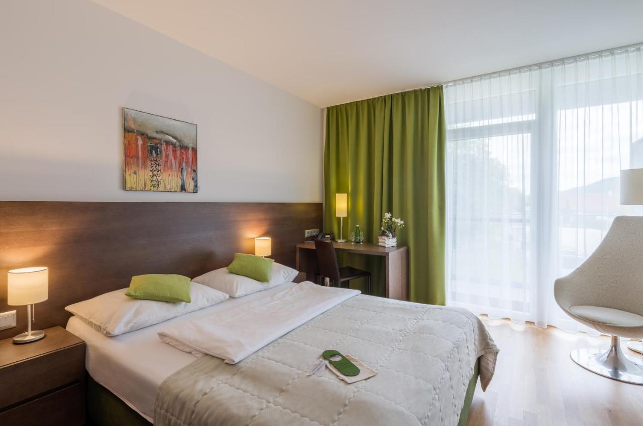 Wesenufer Hotel & Seminarkultur An Der Donau Esterno foto