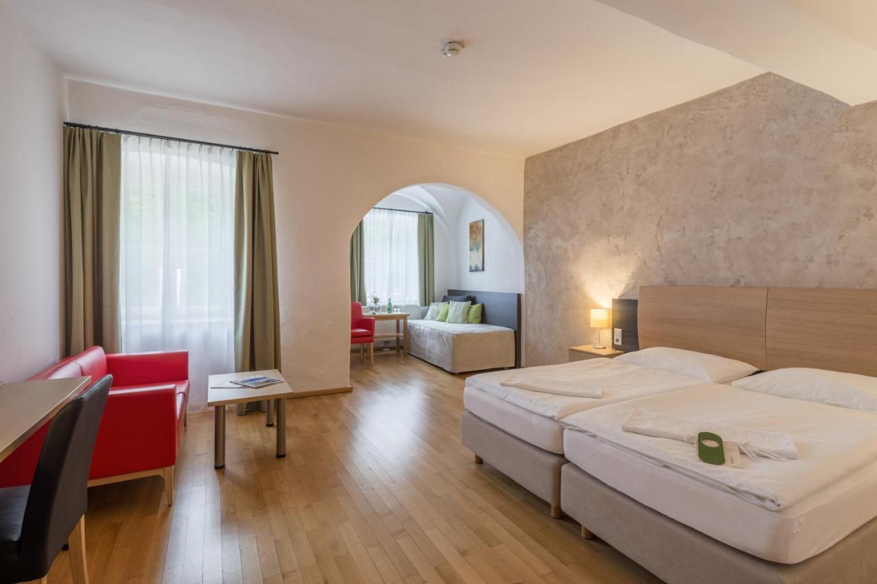 Wesenufer Hotel & Seminarkultur An Der Donau Esterno foto